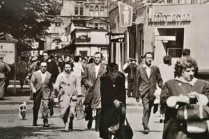 cca 1970 A Német Demokratikus Köztársaság által kiadott propaganda fotósorozat, 50 db képpel, köztük...