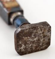 XIX. sz.: Fém és műkő berakásos pecsétnyomó  7,5 cm