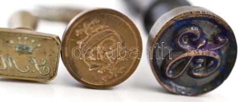 XIX. sz.: 3 db pecsétnyomó plusz egy fej / seal makers