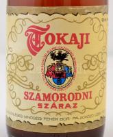 1982 Tokaji Szamorodni, palackozó üzem: Tolcsva, bontatlan palack édes fehérbor, 0,5 l