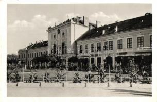 1941 Zilah, Zalau; Vigadó, cukrászda, Bocskay söröző, Avram Gergely üzlet / redoute, beer hall, shop, confectionery