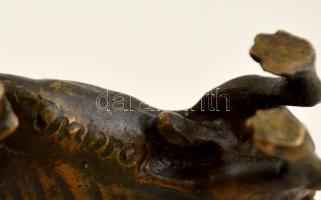 Tacskó szobrocska, bronz, jelzett (Chabrol), h: 9 cm