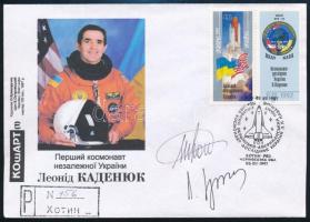 Leonyid Kadenyuk (1951-2018) ukrán űrhajós és Leonyid Kucsma (1938- ) volt ukrán elnök aláírásai emlékborítékon /  Signatures of Leonid Kadeniuk (1951- ) Ukrainian astronaut and Leonid Kuchma (1938- ) former Ukrainian president on envelope