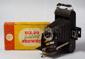 cca 1940 Kodak Six-20 Folding Brownie fényképezőgép, Kodette II zárral, eredeti dobozában, működőképes, nagyon szép állapotban / Vintage Kodak folding camera, with original case, in working, nice condition