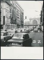 cca 1970 Budapest, a megszépült Rákóczi út, MTI sajtófotó (Lajos György), hátulján feliratozva, 12×9 cm