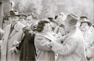 1961 Május 1. Felvonulás Budapesten, Kotnyek Antal (1921-1990) képriportja, 34 db vintage negatív, 2...