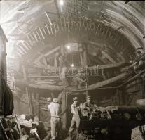 cca 1957 Budapest, földalatti villamos (metró) építkezésről készült 15 db vintage negatív Kotnyek An...