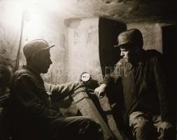 cca 1957 Budapest, földalatti villamos (metró) építkezésről készült 15 db vintage negatív Kotnyek An...