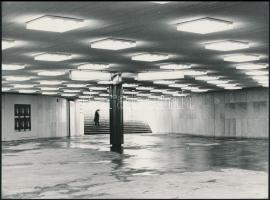 cca 1980 Budapest, különféle metróállomások aluljárói és mozgólépcsői feliratok nélkül, 13 db vintag...