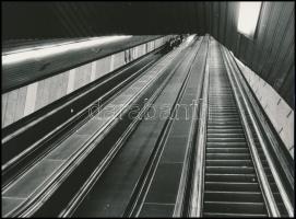 cca 1980 Budapest, különféle metróállomások aluljárói és mozgólépcsői feliratok nélkül, 13 db vintag...