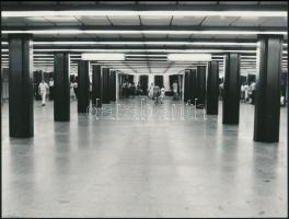 cca 1980 Budapest, különféle metróállomások aluljárói és mozgólépcsői feliratok nélkül, 13 db vintag...