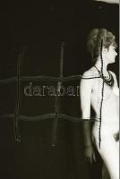 cca 1970 Hétfő esti privát műsorok, 4 db vintage fotó + 4 db vintage negatív, 24x36 mm és 18x10 cm k...