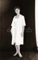 cca 1970 Amíg a lényeg feltárul, szolidan erotikus felvételek, 5 db vintage negatív (24x36 mm) + 3 d...