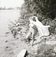 cca 1981 Menesdorfer Lajos (1941-2005) budapesti fotóművész hagyatékából 3 db jelzett vintage fotó +...