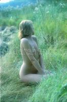 cca 1985 A természetjárás és a fényképezés titkos örömei, szolidan erotikus felvételek, 33 db vintag...