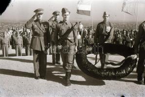 cca 1949 Katonák és sportolók koszorúzási ünnepsége a Gellért hegyen, Rózsa György (?-?) budapesti f...