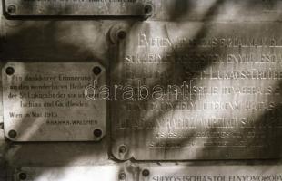 cca 1949 Budapest, Szent Lukács gyógyfürdő és a falán elhelyezett hálaadó márványtáblák Rózsa György (?-?) budapesti fotóriporter hagyatékából, 8 db vintage negatív, 24x36 mm