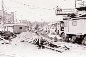 1990 Budapest, Moszkva téri átépítés, 15 db vintage negatív (24x36 mm) + 3 db mai nagyítás (cca 1960...
