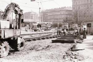 1990 Budapest, Moszkva téri átépítés, 15 db vintage negatív (24x36 mm) + 3 db mai nagyítás (cca 1960...