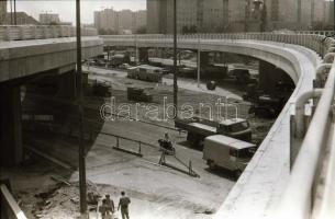 1984. július 9. Budapest, Flórián téri felüljáró építése és a környezete, járművek, közlekedés, 37 d...