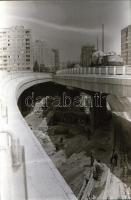 1984. július 9. Budapest, Flórián téri felüljáró építése és a környezete, járművek, közlekedés, 37 d...