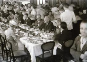 cca 1948 Budapesten megrendezett orvos kongresszus, 41 db vintage negatív Rózsa György (?-?) budapes...