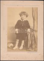cca 1900 Gyermekportré, fotó Székely Aladár műterméből, kartonon, aláírt, a hátoldalán címkével jelzett, 21x15 cm.