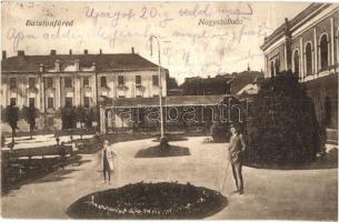 1928 Balatonfüred, Nagyszálloda, tér (EK)