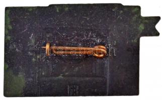 Szovjetunió ~1967. "Avrora 1917" az auróra cikrálót ábrázoló  fém emlékjelvény, hátoldalán...