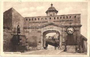 Pozsony, Pressburg, Bratislava; K.u.K. Schlossberg Kaserne / Várkapu, Cs. és kir. Várhegy laktanya, óra. Hardtmuth E. 1911. / castle gate, Austro-Hungarian military barracks on the castle hill (apró szakadás / tiny tear)