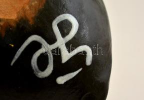 Iparművészeti Vállalatos Gorka Lívia halas tálka, mázas kerámia, jelzett, apró kopásokkal, 16×11×4,5...