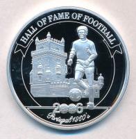 Uganda 2006. 2000Sh Ag A labdarúgás halhatatlanjainak csarnoka - Portugália 1960-as évek / Eusébio T:PP  Uganda 2006. 2000 Shillings Ag Hall of Fame of football - Portugal 1960s / Eusébio C:PP