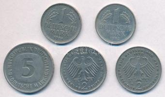 NSZK 1954-1992. 1M (2xklf) + 2M (2xklf) + 5M T:2,2-
FRG 1954-1992. 1 Mark (2xdiff) + 2 Mark (2xdiff...