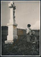 cca 1920-1940 A vándor imája, fotó, 18x13 cm.