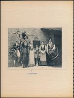 cca 1960 Virginia Gordoni operaénekesnő saját kezű dedikációja egy őt ábrázoló fotón, kartonon, a ka...