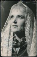 Selényi Etelka(1925-) színésznő aláírása őt ábrázoló fotón. Várkonyi László pecséttel jelzett fotója. hajtásnyommal