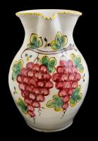 Dunaszerdahely feliratú szőlőmotívumos kerámia kancsó, kézzel festett, hibátlan, m: 23,5 cm