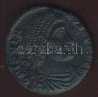 Római Császárság Iovianus 363-364. Bronzpénz T:2-/3+