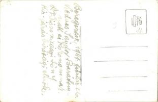 1941 Beregszász, Berehove; Dr. Diósszilágyi József kir. járásbírósági elnök fotója, háttérben villa ...