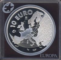 Spanyolország 2004. 10Eur Ag "Európai béke és szabadság" T:PP
