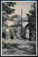 1954-1956 Mezőtúri életképek, 10 db fotó, 6×6 és 13×8 cm közötti méretekben