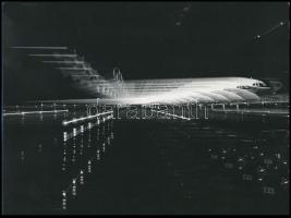 Jelzés nélkül: Ferihegyi repülőtér, 2 db művészfotó, 17×23 cm