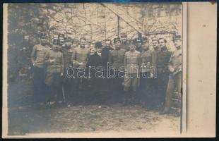 cca 1918-1925 2 db katonai fotólap, az egyiken csoportképpel, a hátoldalakon feliratozva, 8x13 cm és...