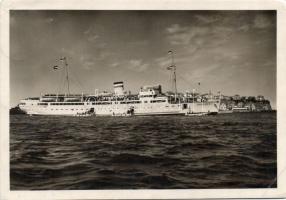 MS Königin Luise by Helgoland (EB)