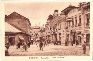 Ungvár, Uzshorod, Uzhhorod, Uzhorod; utcakép, Korona szálloda, Berkes Béla üzlete, ruhafestés, vegytisztítás és gőzmosás, automobil / street view, hotel, shops, automobile