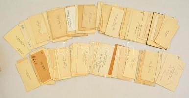 Nagy névjegykártya gyűjtemény, kb. 100 db névjegykártya, néhányon címerekkel, némelyeken bejegyzésekkel.