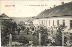 1910 Szilágysomlyó, Simleu Silvaniei; M. kir. földmíves iskola utcai része. Heimlich K. kiadása / farmer school (fl)