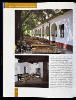 Illés Andrea: Magyarország világörökségei. Bp.,2002, Scolar. Kiadói egészvászon-kötés, kiadói papír ...