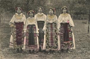 Resicabánya, Resita; Népviseletes hölgyek. Weisz Adolf kiadása / ladies in traditional costumes, folklore (EK)