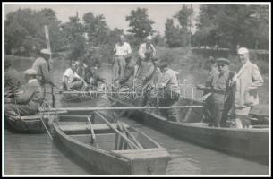 ca 1979 Balatoni halászok, 3db vintage fotó, 18x13 cm